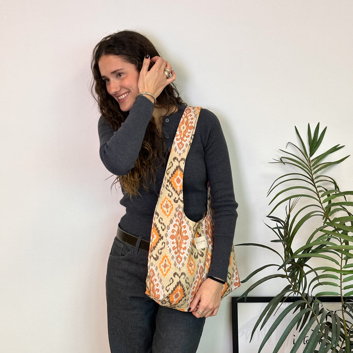 Ovale Tasche Ikat