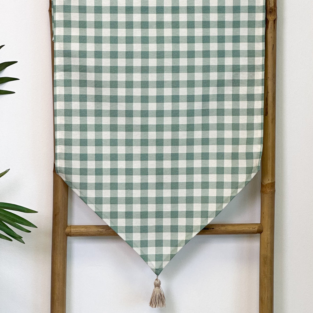 Vic 4 Table Runner