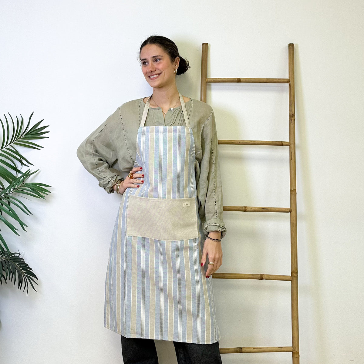 Mali Apron
