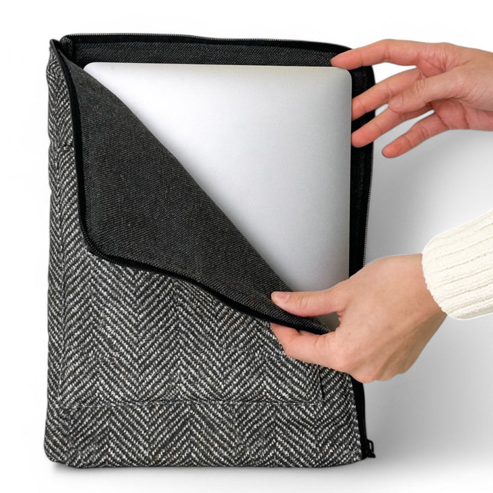 Ipes Glasses Case