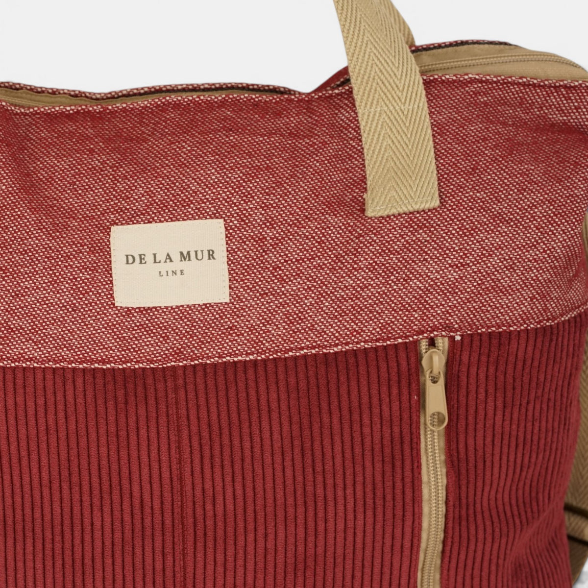 Bolso Arde, estampado en rojo, beige, gris, detalle del producto — De La Mur