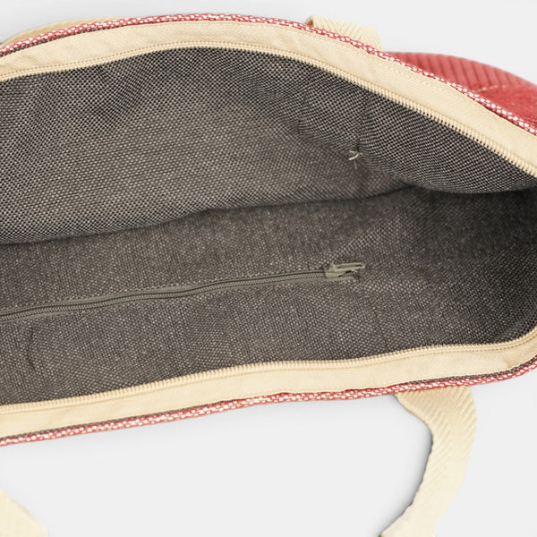 Bolso Arde, estampado en rojo, beige, gris, detalle del producto — De La Mur