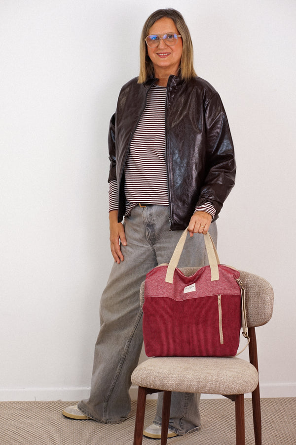 Bolso Arde, estampado en rojo, beige, gris, vista frontal — De La Mur