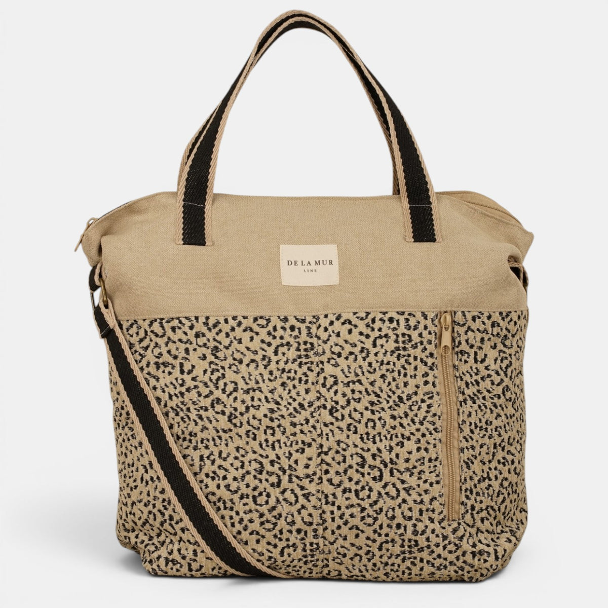 Bolso Koto, estampado en negro, blanco, beige, detalle del estampado y el material — De La Mur