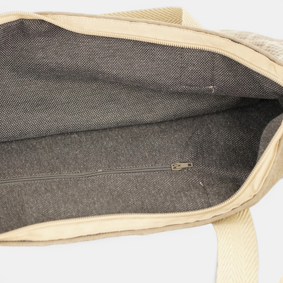 Bolso Pant, estampado en beige, negro, azul, detalle del producto — De La Mur