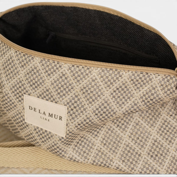 Bolso clutch Pant, estampado en negro, azul, blanco, detalle del producto — De La Mur