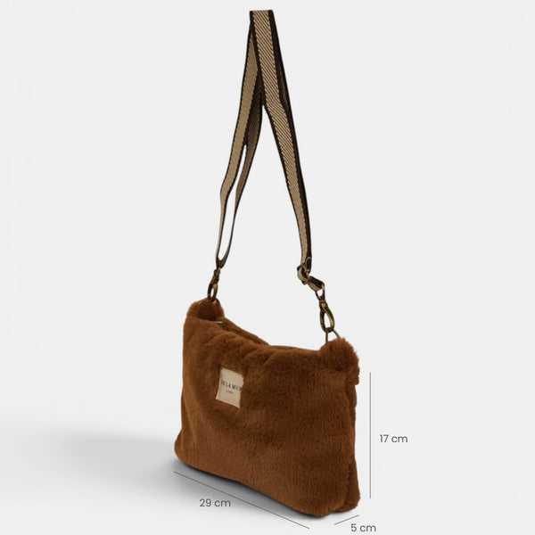 Bolso clutch Pile, estampado en beige, blanco, terracota, detalle del material y el acabado — De La Mur