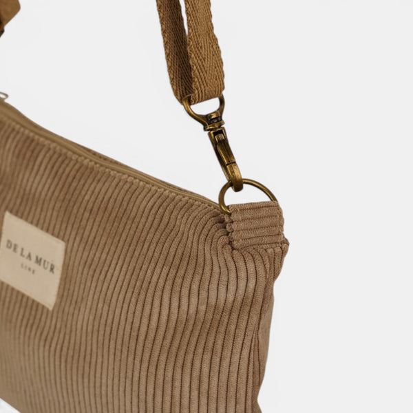 Bolso clutch Toast, estampado en rojo, blanco, azul, detalle del producto — De La Mur
