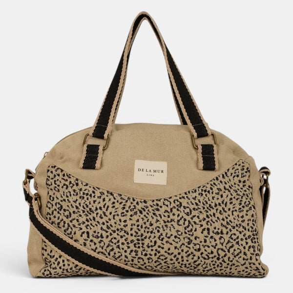 Bolso Koto, estampado en beige, negro, blanco, detalle del material y el acabado — De La Mur