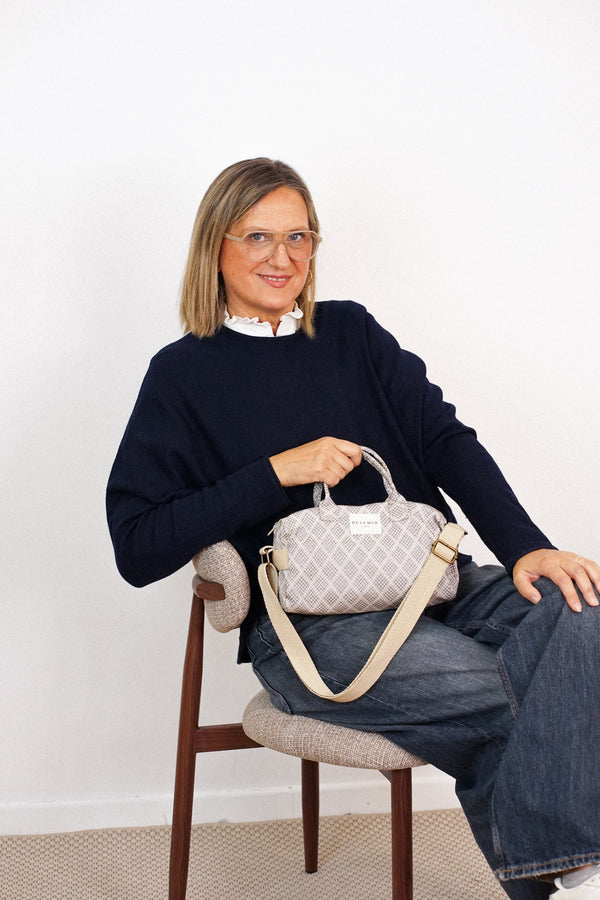 Bolso Pant, estampado en negro, blanco, beige, vista frontal — De La Mur