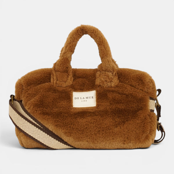 Bolso Pile, estampado en blanco, terracota, beige, detalle del material y el acabado — De La Mur
