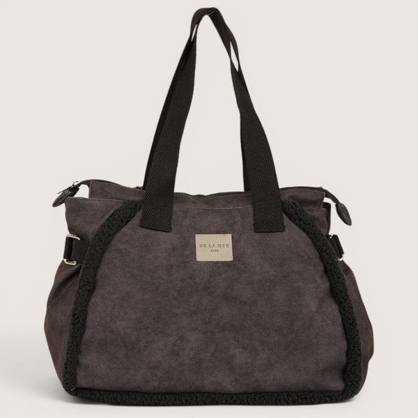 Bolso Cene, estampado en negro, rojo, beige, detalle del producto — De La Mur