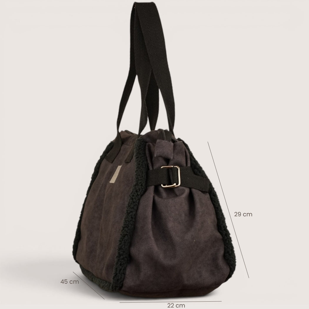 Bolso Cene, estampado en negro, rojo, beige, detalle del producto — De La Mur