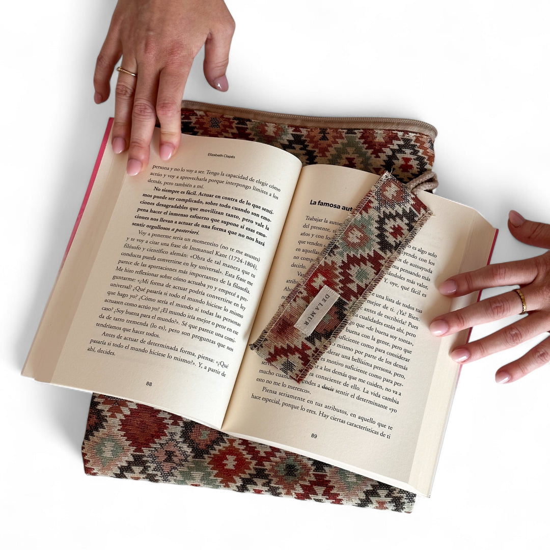 Funda Libro Bea + Punto Libro Regalo