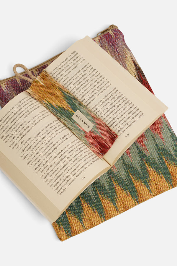 Funda Libro Guana + Punto Libro Regalo