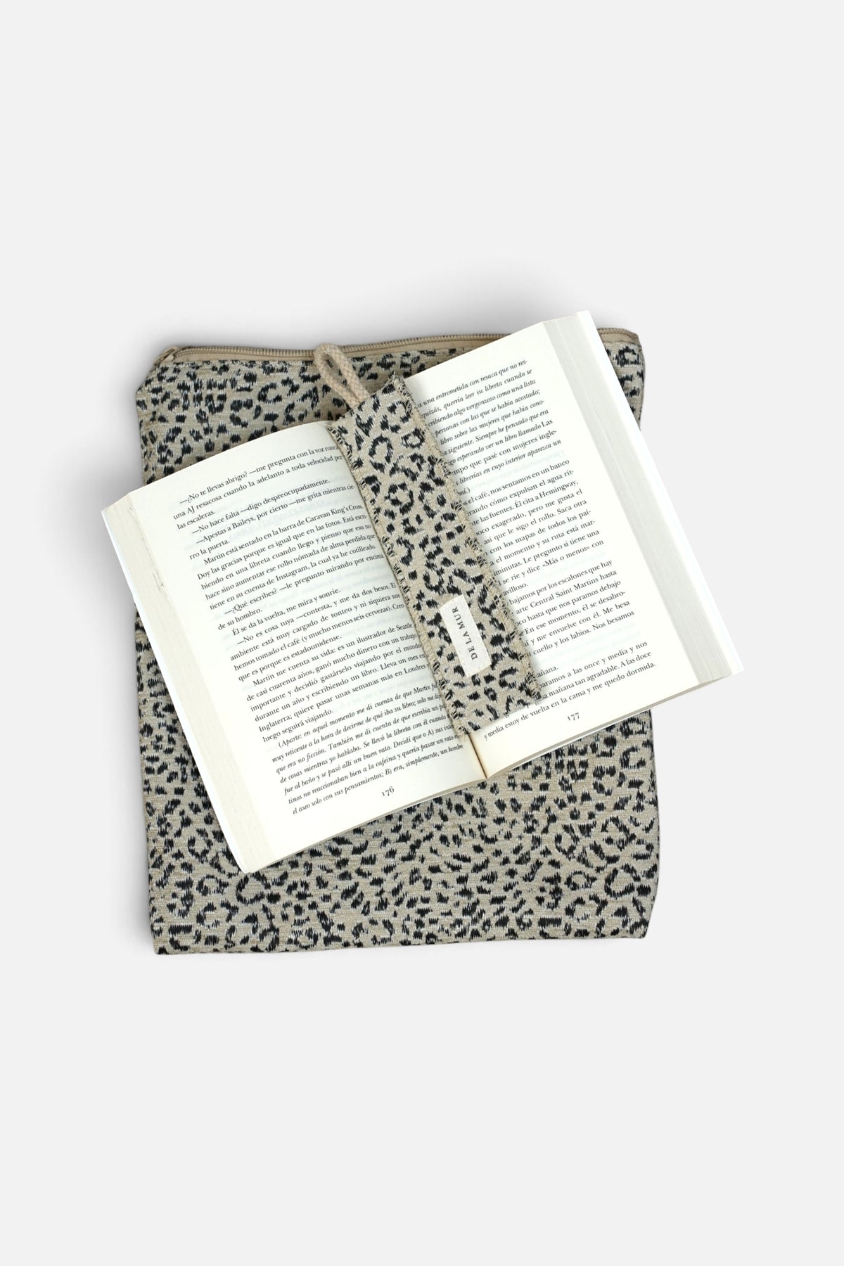 Funda Libro Koto + Punto Libro Regalo