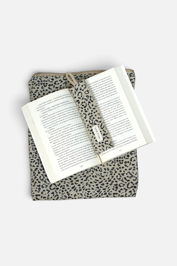Funda Libro Koto + Punto Libro Regalo