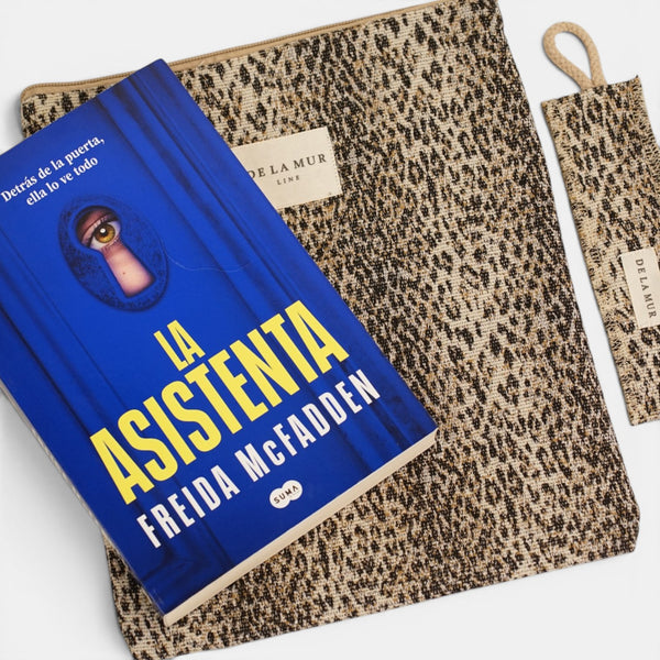 Monedero Regalo, estampado en beige, terracota, negro, vista con medidas — De La Mur
