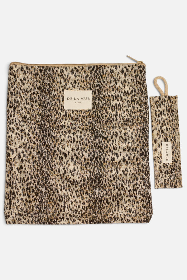 Funda Libro Leo + Punto Libro Regalo