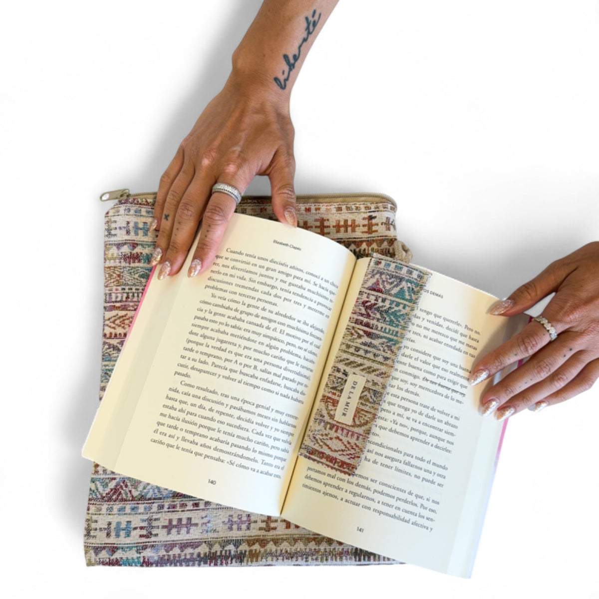 Funda Libro Sira + Punto Libro Regalo