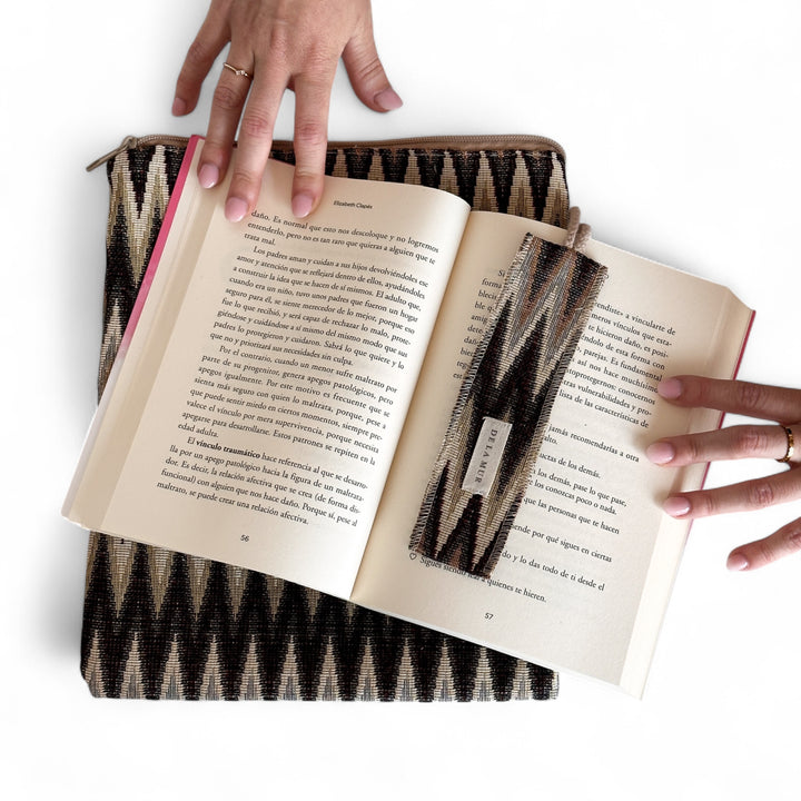 Funda Libro Skan + Punto Libro Regalo