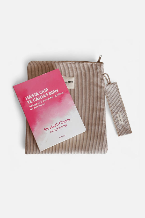 Producto Regalo, estampado en beige, marrón, gris, detalle del estampado y el material — De La Mur