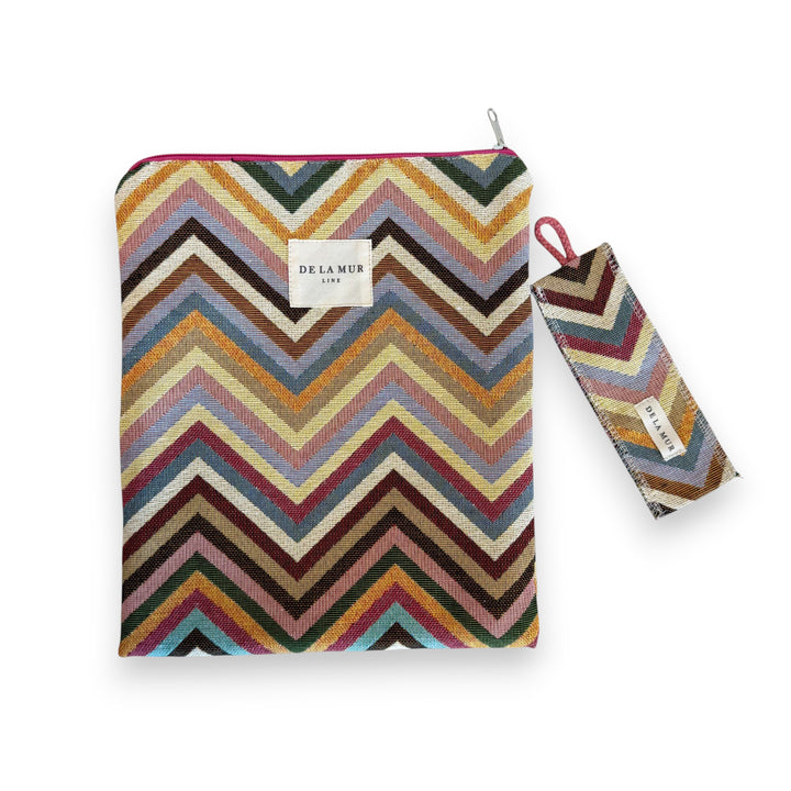 Funda Libro Zaga + Punto Libro Regalo