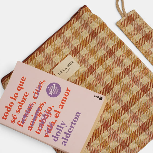 Monedero Regalo, estampado en beige, terracota, naranja, vista con medidas — De La Mur