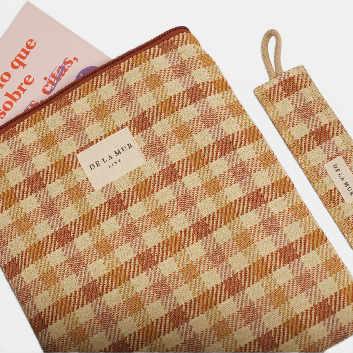 Monedero Regalo, estampado en beige, terracota, naranja, detalle del producto — De La Mur