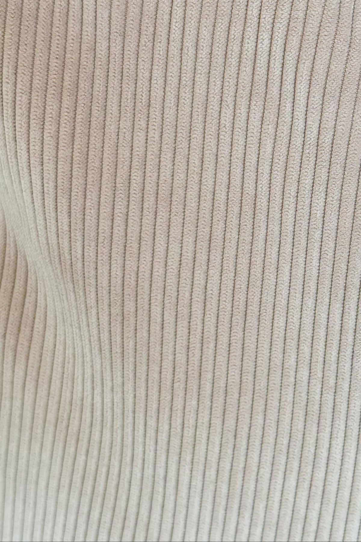 Bolsa con cremallera Tofe, estampado en blanco, gris, marrón, detalle del estampado y el material — De La Mur