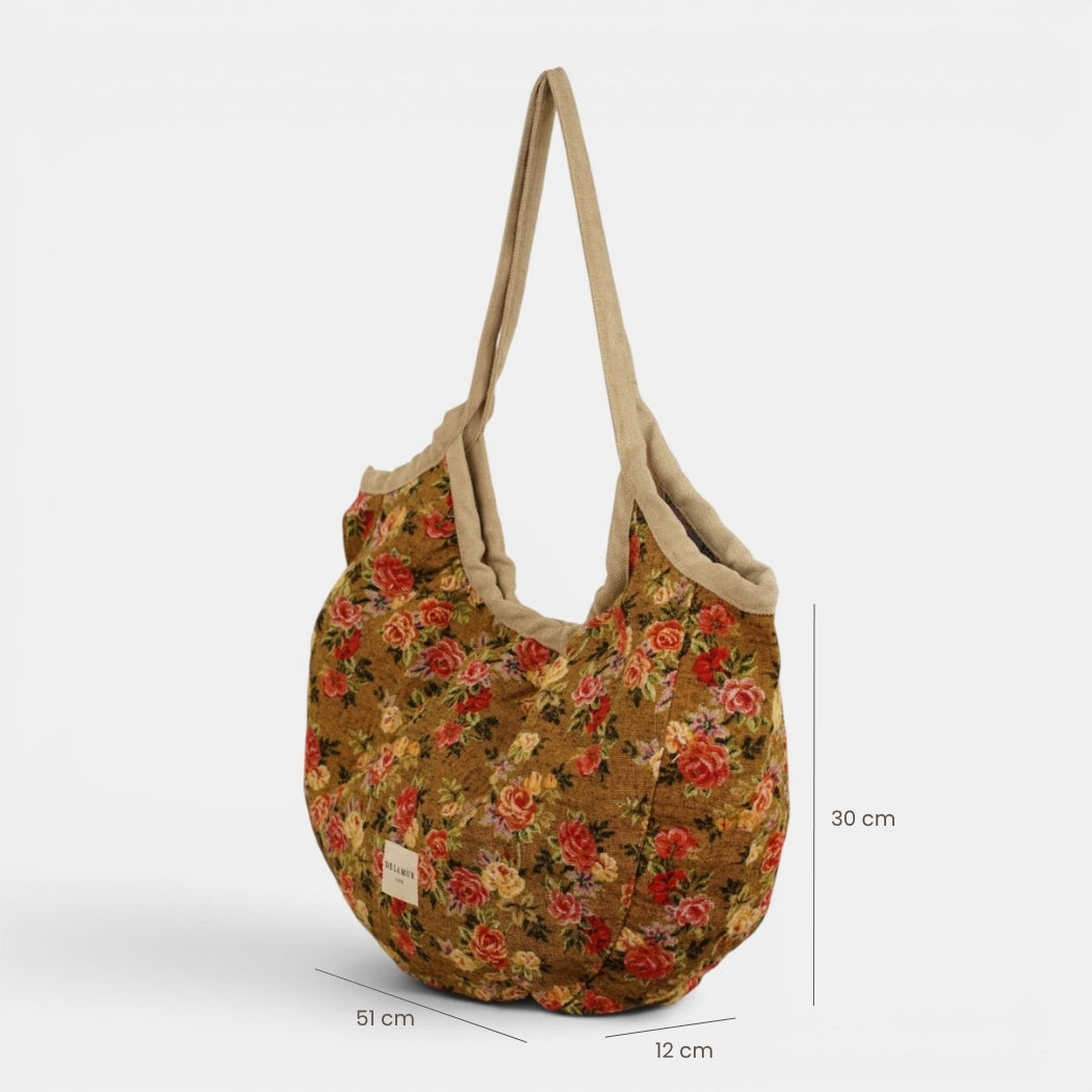 Bolso Esme, estampado en blanco, azul, terracota, detalle del material y el acabado — De La Mur