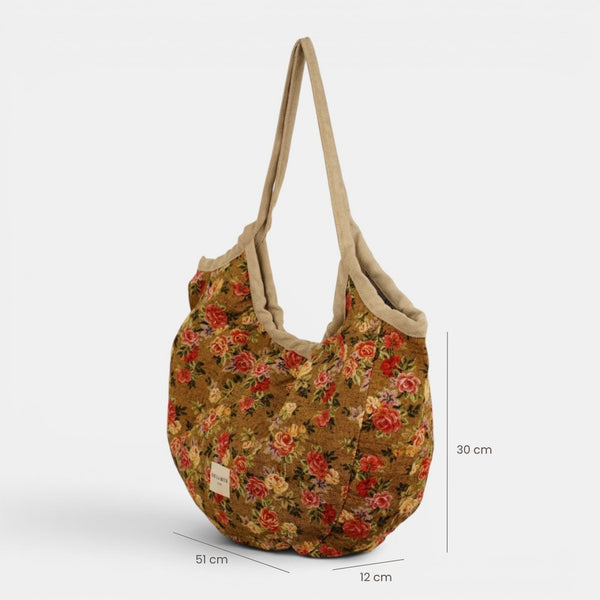 Bolso Esme, estampado en blanco, azul, terracota, detalle del material y el acabado — De La Mur