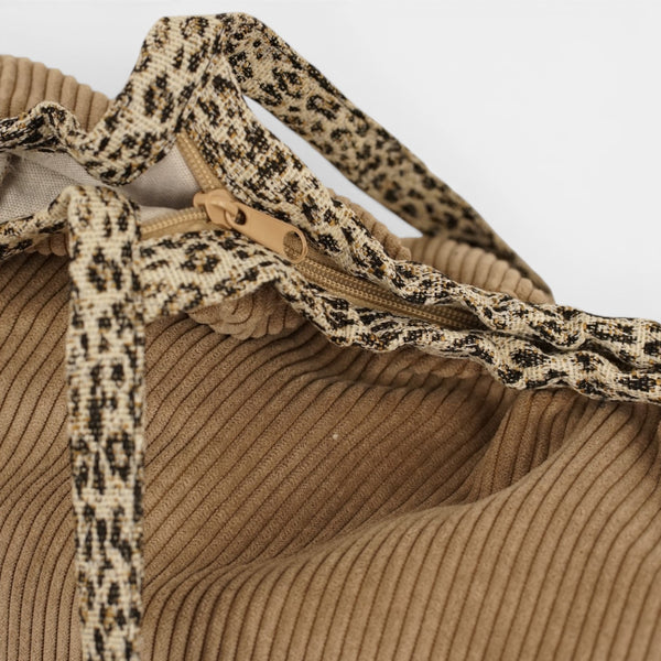 Bolso Toast, estampado en blanco, beige, rojo, detalle del producto — De La Mur