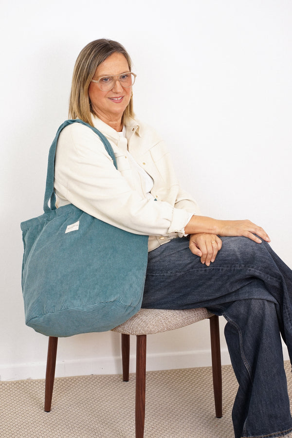 Bolsa grande con cremallera Jade, acabado verde jade, vista frontal — De La Mur