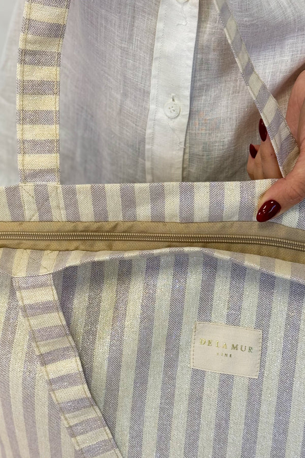 Bolsa grande con cremallera Lulil, estampado en blanco, azul, gris, detalle del producto — De La Mur