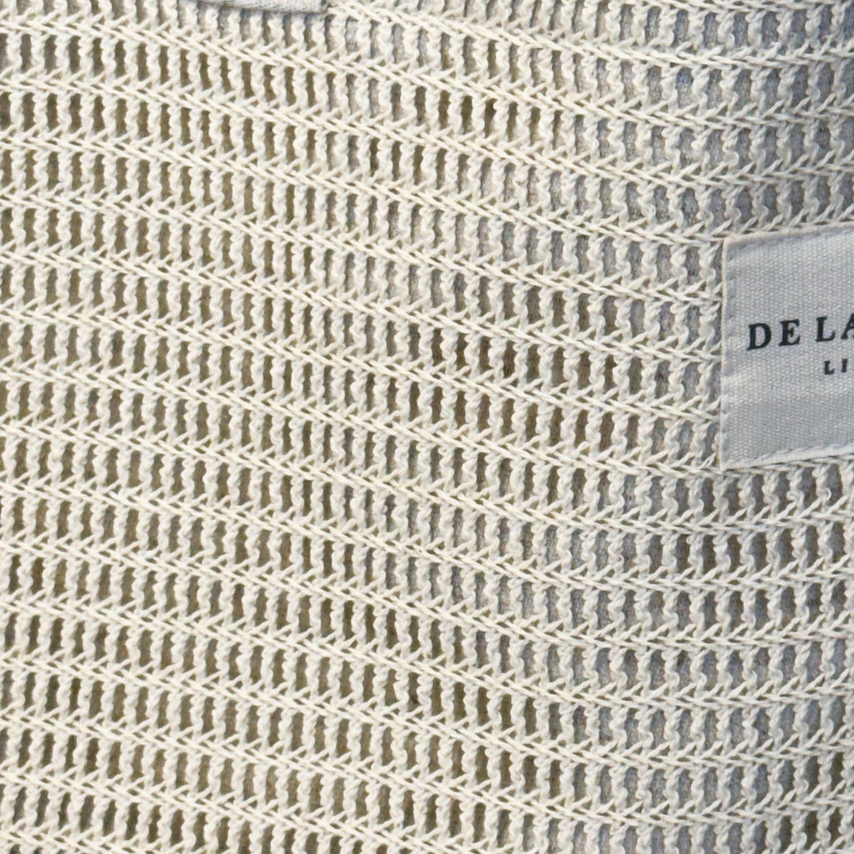 Bolsa grande Croche con textura de ganchillo, detalle del estampado y el material — De La Mur