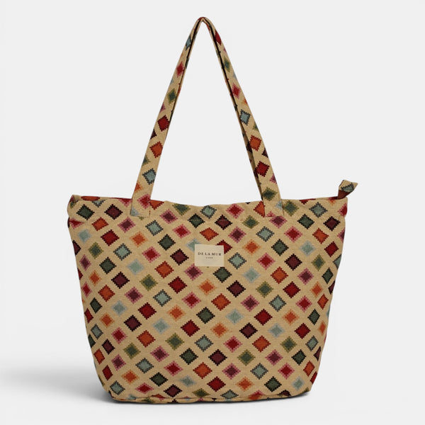 Bolsa grande con cremallera Zac, estampado en beige, azul, blanco, detalle del estampado y el material — De La Mur