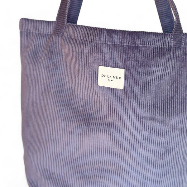 Bolsa grande Pur, estampado en azul, blanco, lila, vista con medidas — De La Mur
