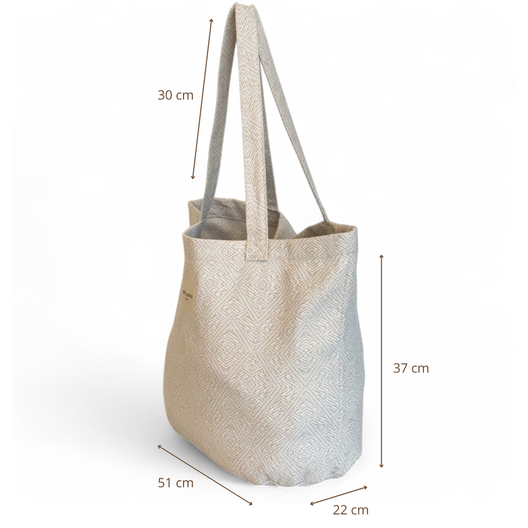 Bolsa grande Roca, estampado en beige, blanco, marrón, vista con medidas — De La Mur