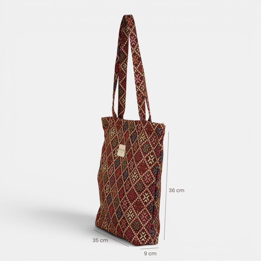 Bolsa pequeña Chic, estampado en azul, blanco, beige, detalle del material y el acabado — De La Mur