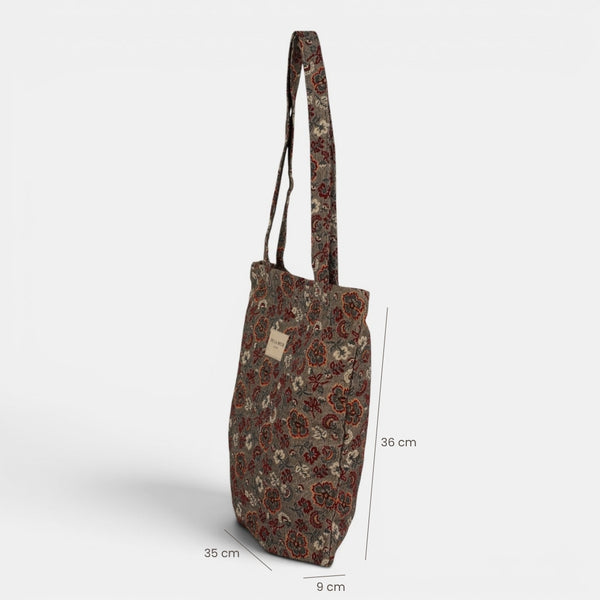 Bolsa pequeña Nira, estampado en azul, beige, blanco, detalle del material y el acabado — De La Mur