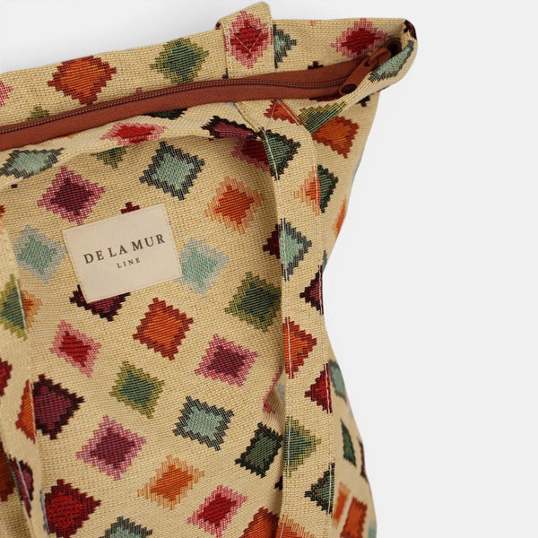 Bolsa pequeña Zac, estampado en beige, azul, terracota, detalle del producto — De La Mur