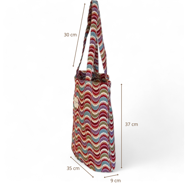 Bolsa pequeña Queen, estampado en rojo, beige, marrón, vista con medidas — De La Mur
