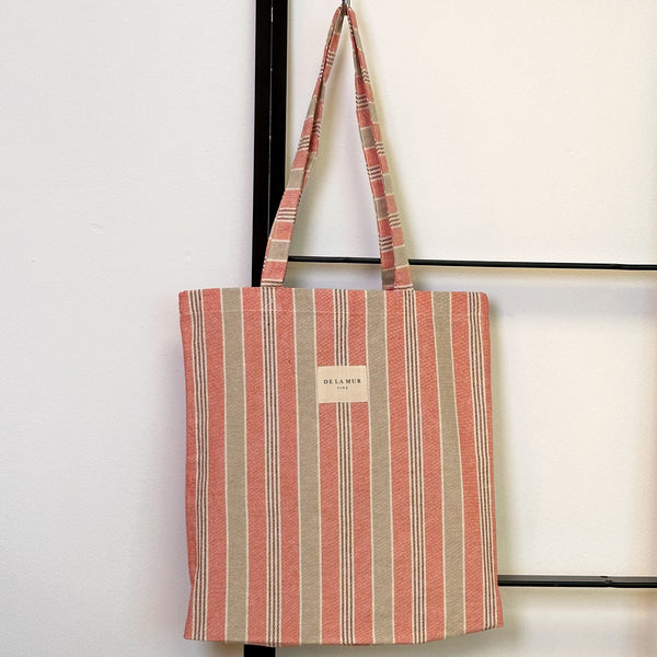 Bolsa pequeña Rane, estampado en beige, rojo, blanco, vista frontal — De La Mur