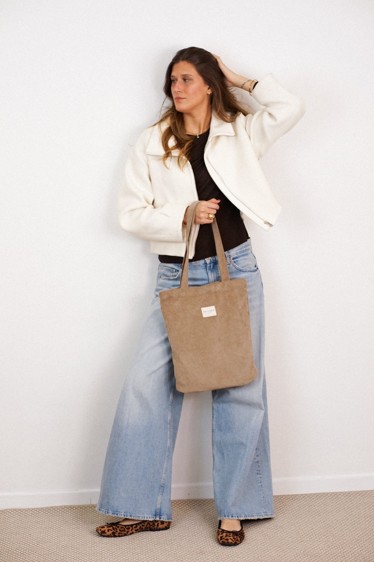 Bolsa pequeña Toast, estampado en blanco, azul, beige, vista frontal — De La Mur