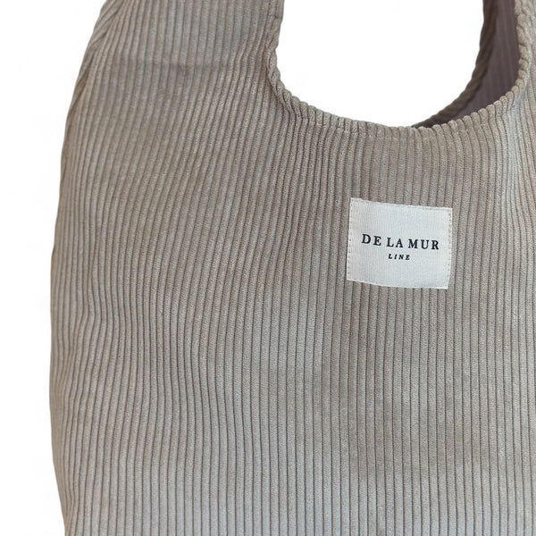 Bolso Tofe, estampado en marrón, beige, blanco, vista con medidas — De La Mur