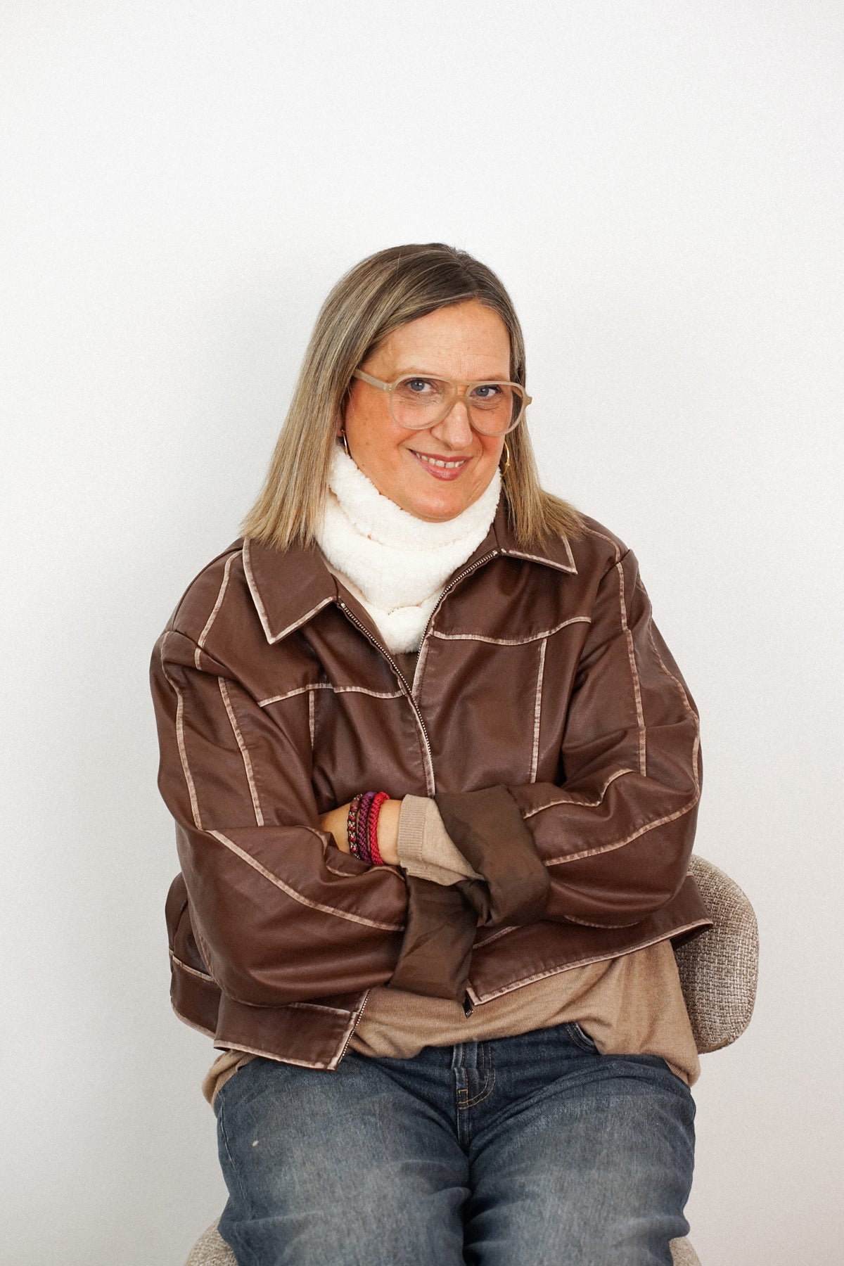 Producto Frio, estampado en marrón, terracota, rojo, vista frontal — De La Mur