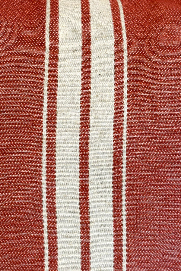 Bolsa grande con cremallera Calido, estampado en rojo, beige, detalle del producto — De La Mur