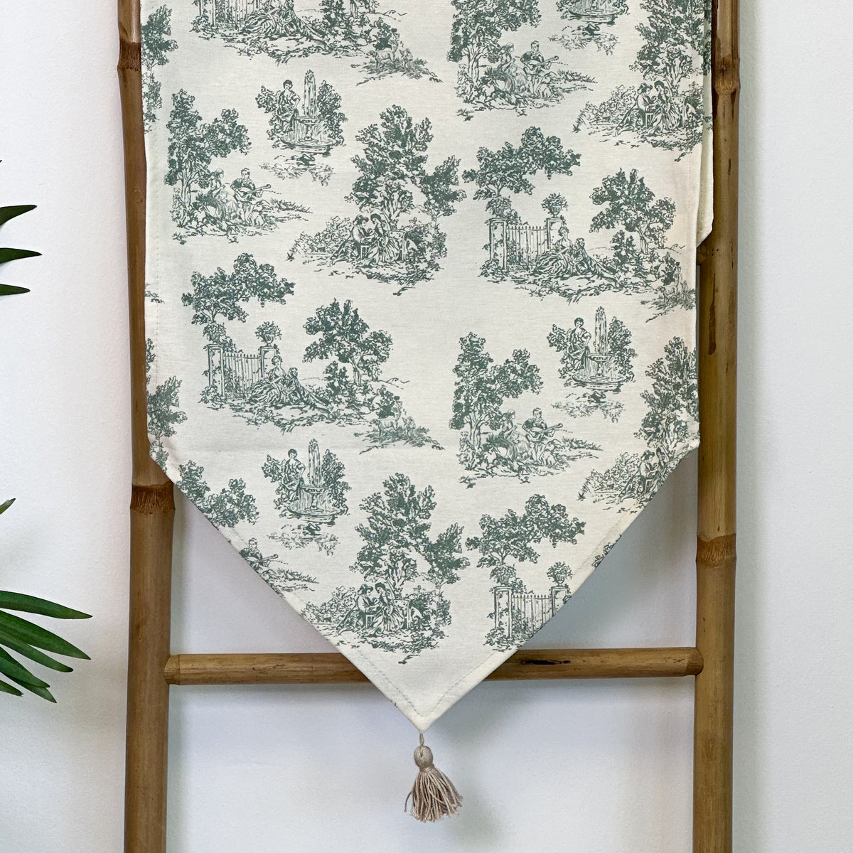 Toy 4 Table Runner