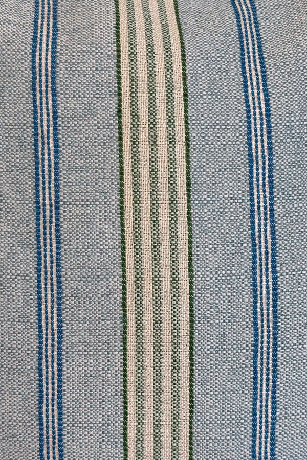 Bolsa pequeña Cata, estampado en azul, gris, blanco, detalle del producto — De La Mur